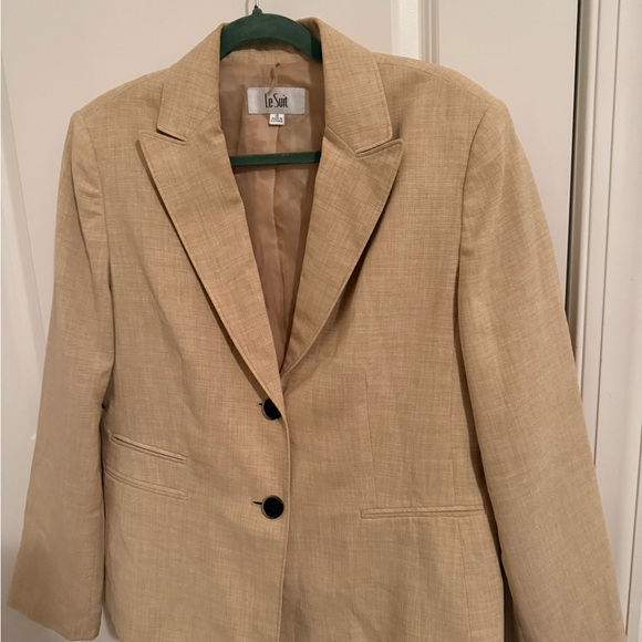 Emily Designs Classic Blazer in Blush Pink - Picture 5 of 16